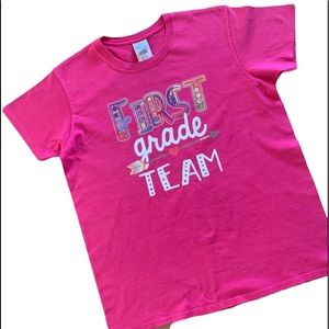 “FIRST GRADE TEAM” WOMENS PINK 100% COTTON T-SHIRT SZ MEDIUM